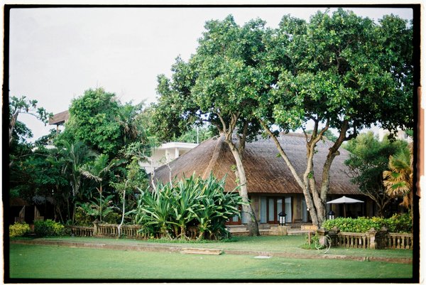 Peut-on trouver une location de vacances en Andalousie avec des cours de danse flamenco et des visites de bodegas ?