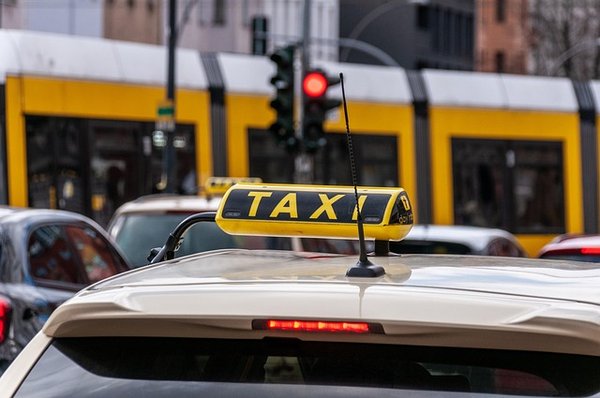 Réservez vos taxis à rennes gare : rapide et sans souci !